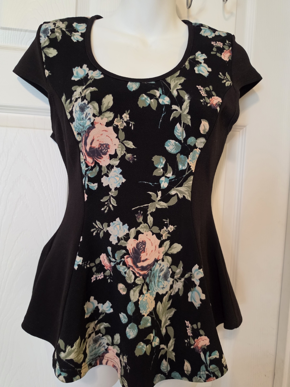 Floral Scoop Neck Peplum Top - Black with Pink & Teal Roses Size L Fits M Junior